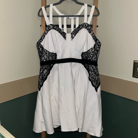 torrid Dresses & Skirts - Torrid White/Black Lace Slee Dress Size 18